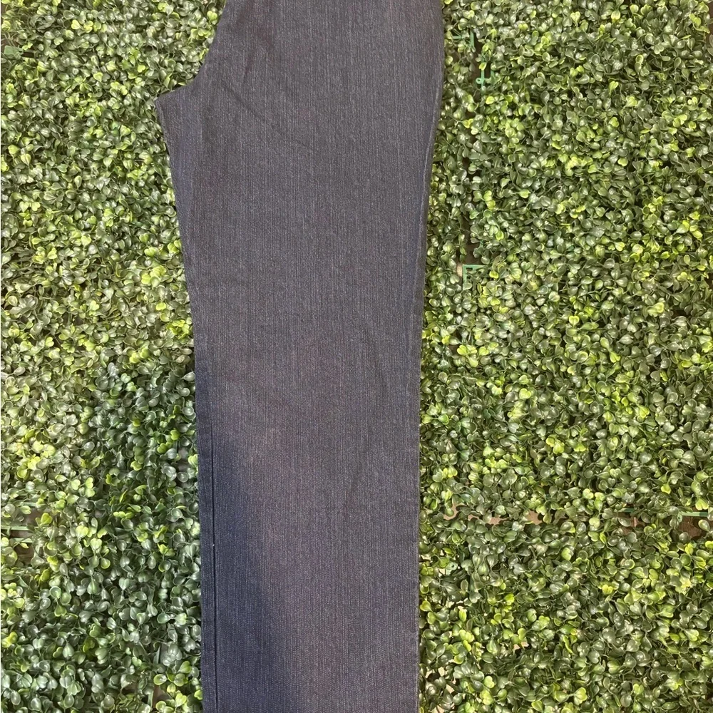 Laura Scott - Picture 5 of 14